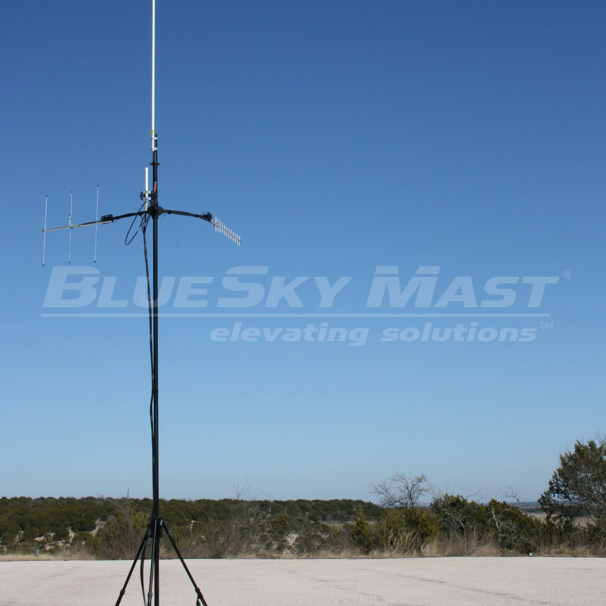 BlueSky Mast 200 Standard Series - AL2 tactical mast deployed in the field