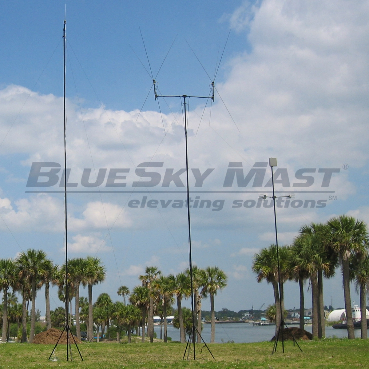 BlueSky Mast 200 Standard Series - AL2 tactical mast deployed in the field