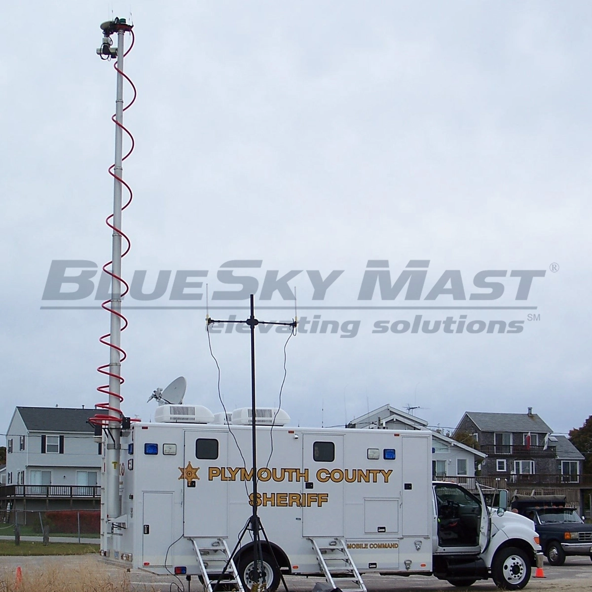 BlueSky Mast 200 Standard Series - AL2 tactical mast deployed in the field