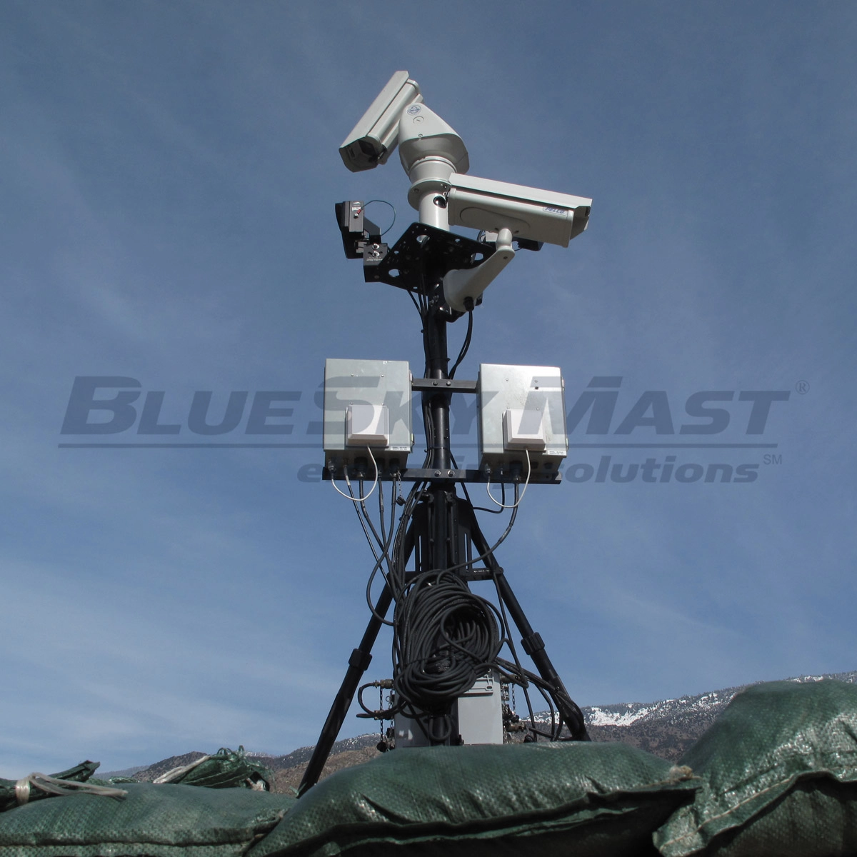 BlueSky Mast 200 Standard Series - AL2 tactical mast deployed in the field