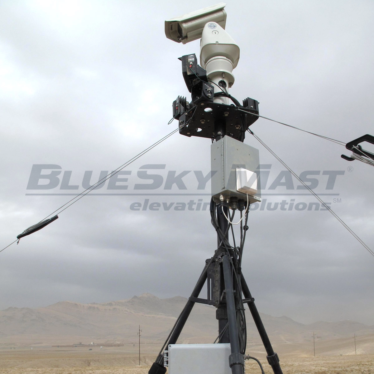 BlueSky Mast 200 Standard Series - AL2 tactical mast deployed in the field