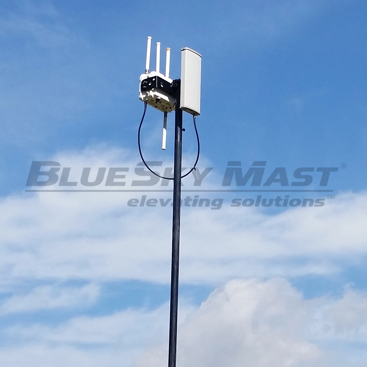 BlueSky Mast 200 Standard Series - AL2 tactical mast deployed in the field