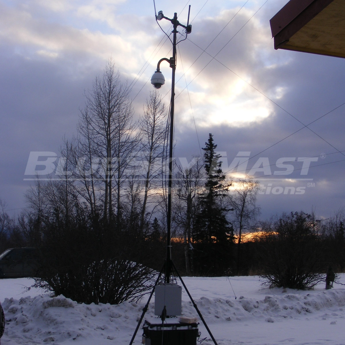 BlueSky Mast 200 Standard Series - AL2 tactical mast deployed in the field