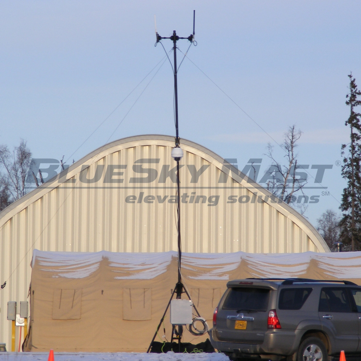BlueSky Mast 200 Standard Series - AL2 tactical mast deployed in the field