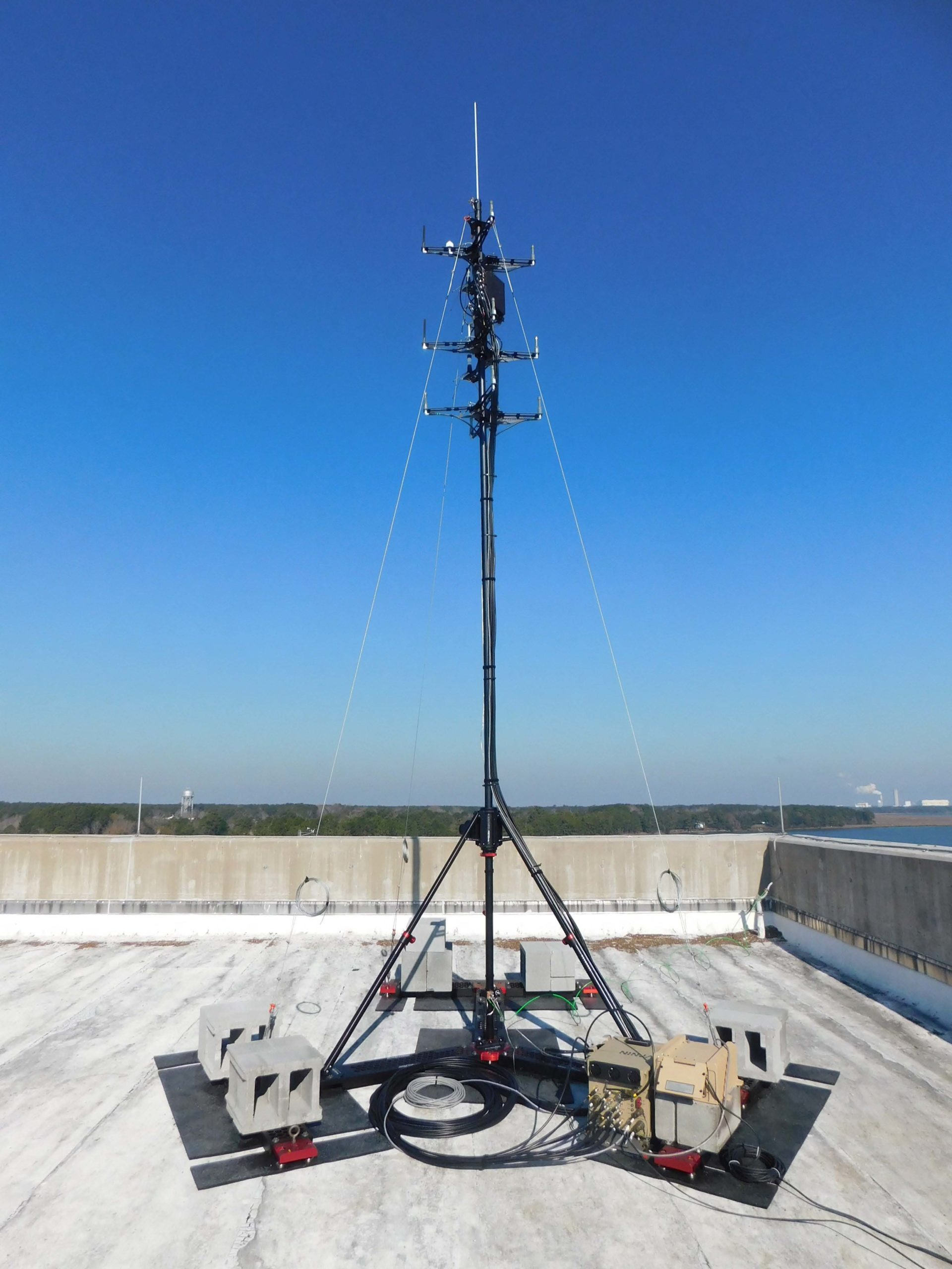 BlueSky Mast 200 Lift Series with counter-UAS sensor payload, Counter-UAS (C-UAS)