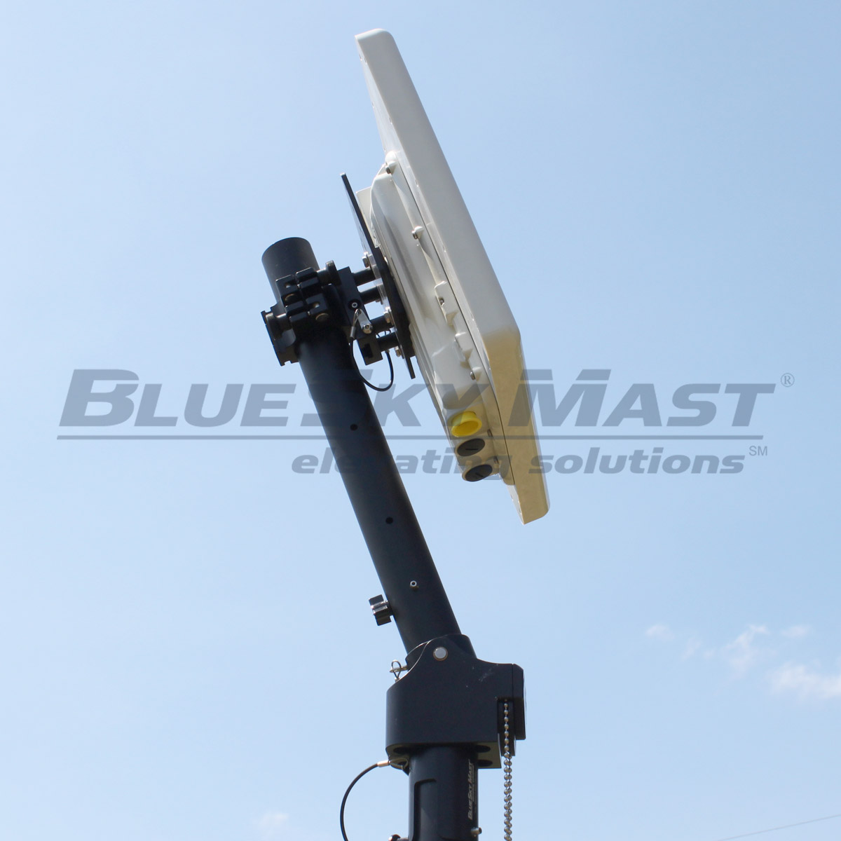 BlueSky Mast with tactical radio and wireless data payload, Tactical Communications