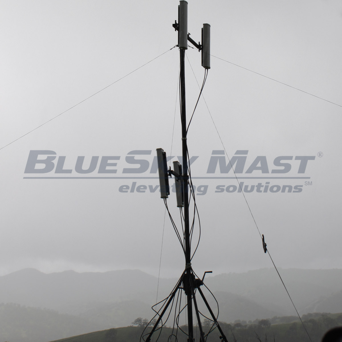 BlueSky Mast with tactical radio and wireless data payload, Tactical Communications