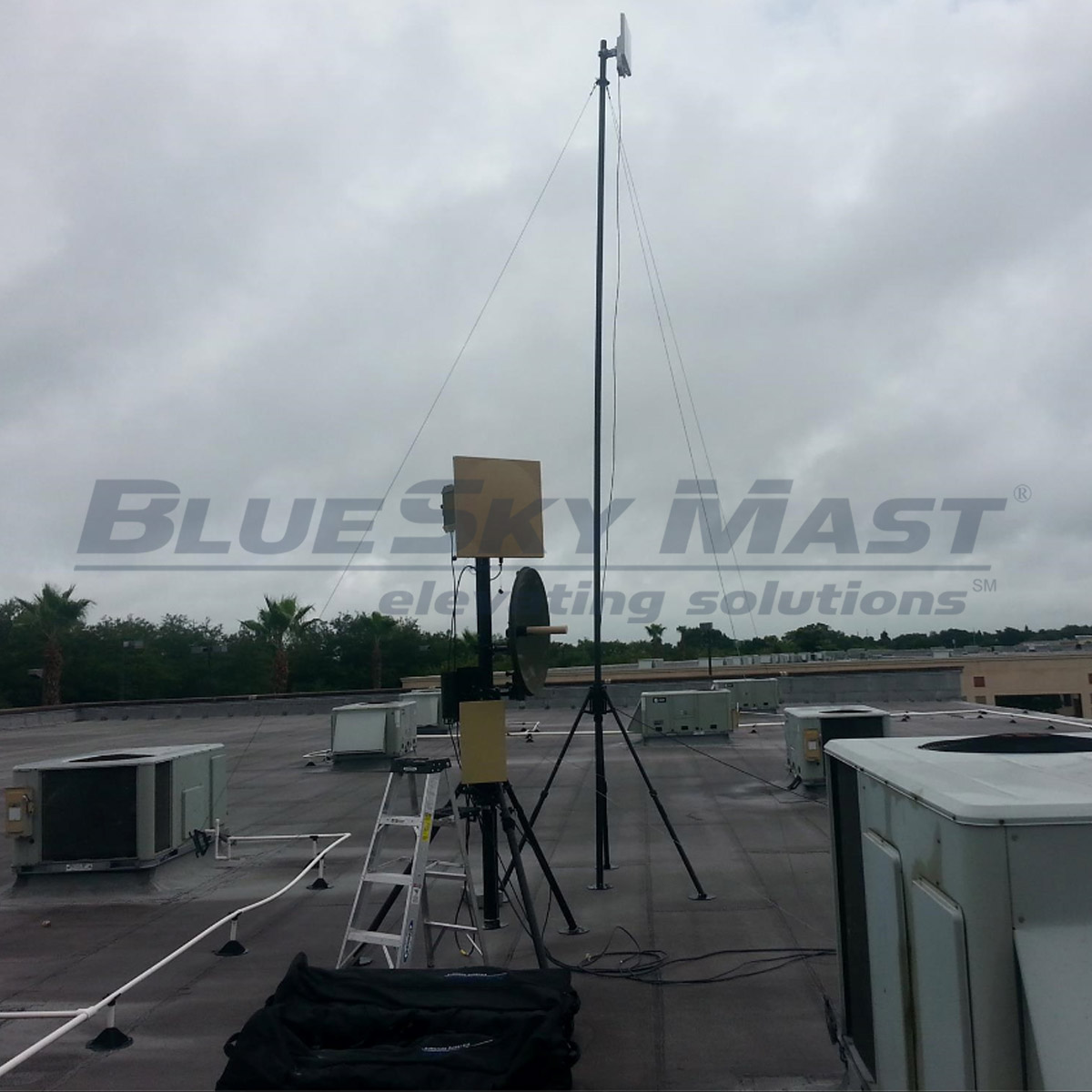 BlueSky Mast with tactical radio and wireless data payload, Tactical Communications