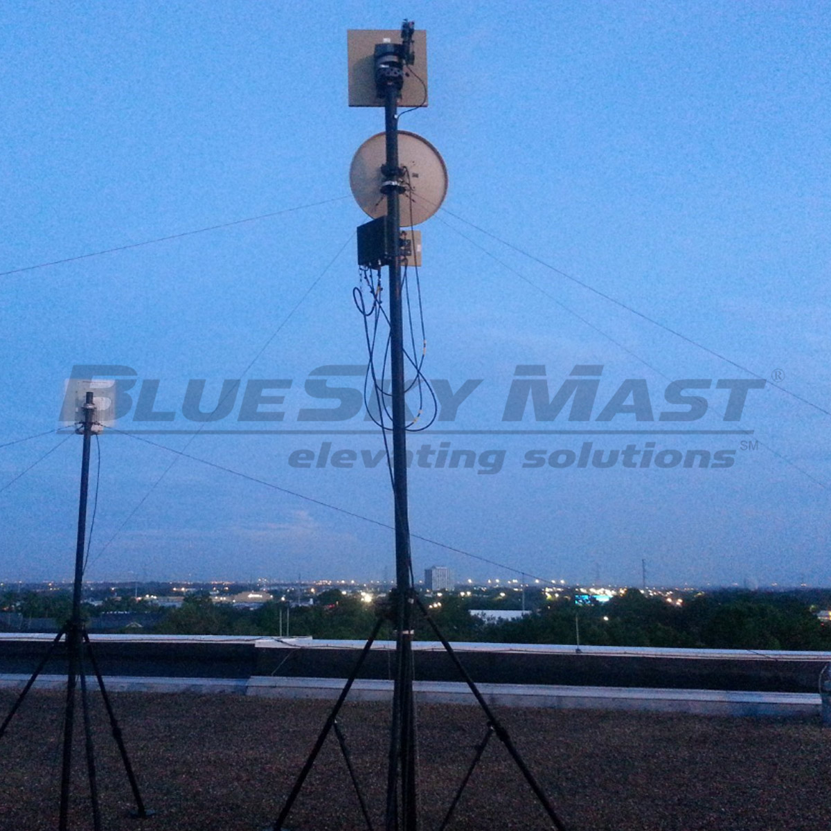 BlueSky Mast with tactical radio and wireless data payload, Tactical Communications
