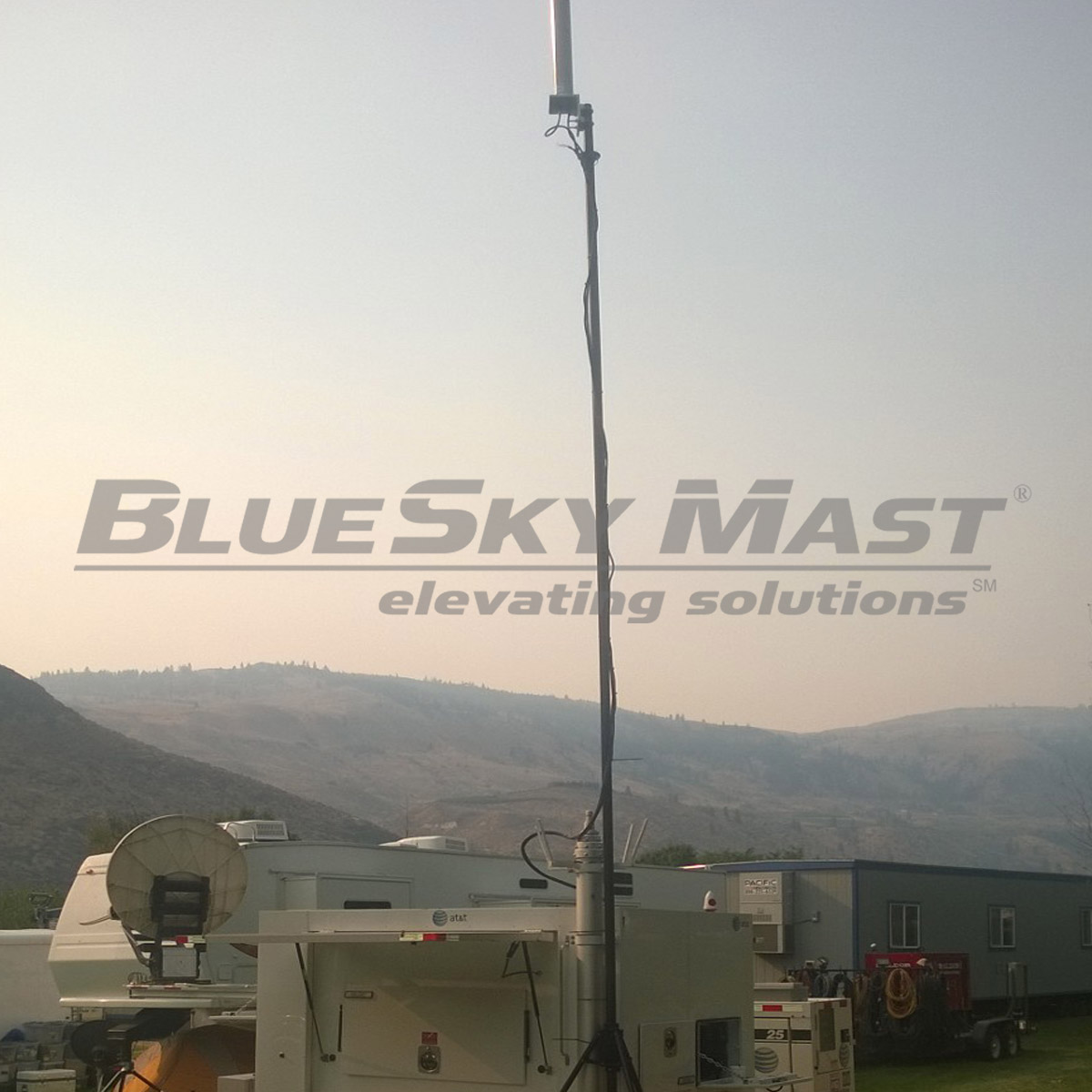 BlueSky Mast with tactical radio and wireless data payload, Tactical Communications