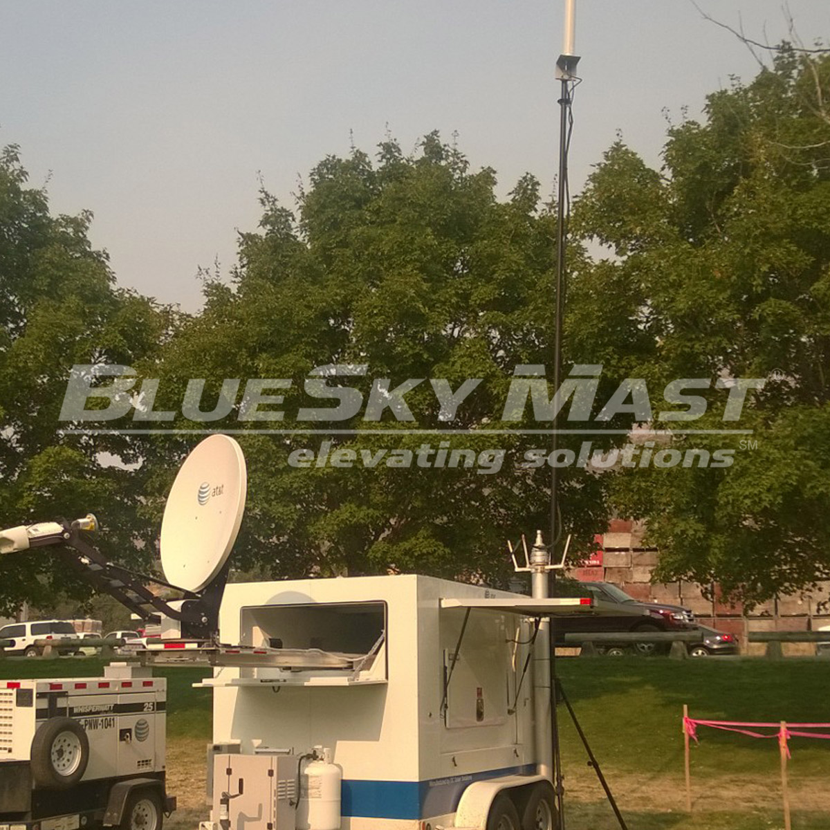BlueSky Mast with tactical radio and wireless data payload, Tactical Communications