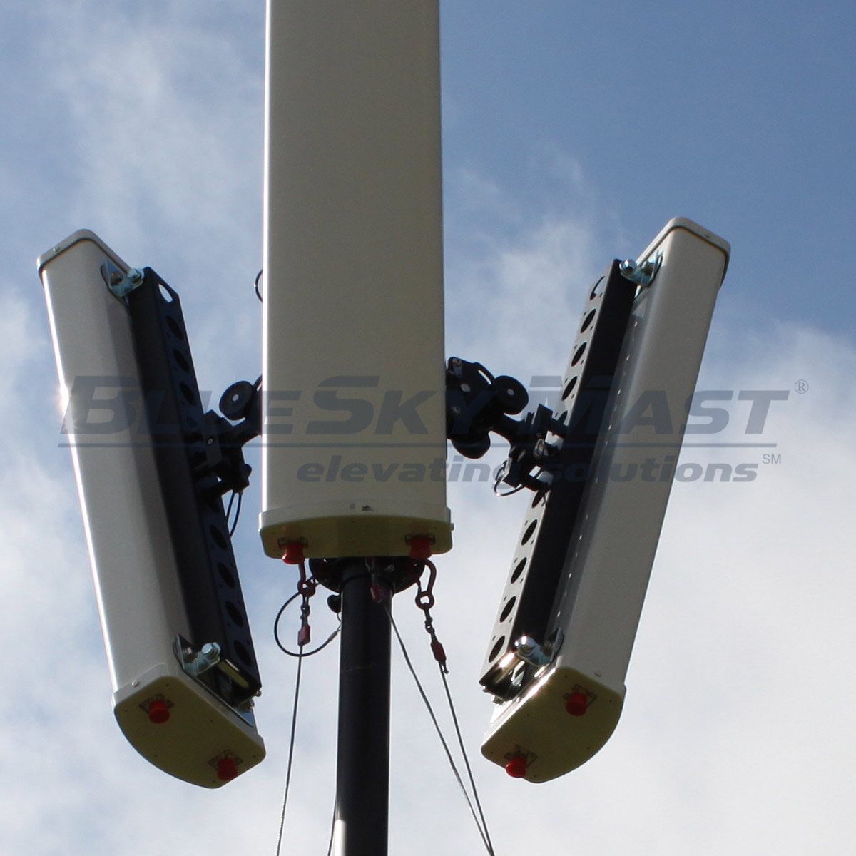 BlueSky Mast with tactical radio and wireless data payload, Tactical Communications
