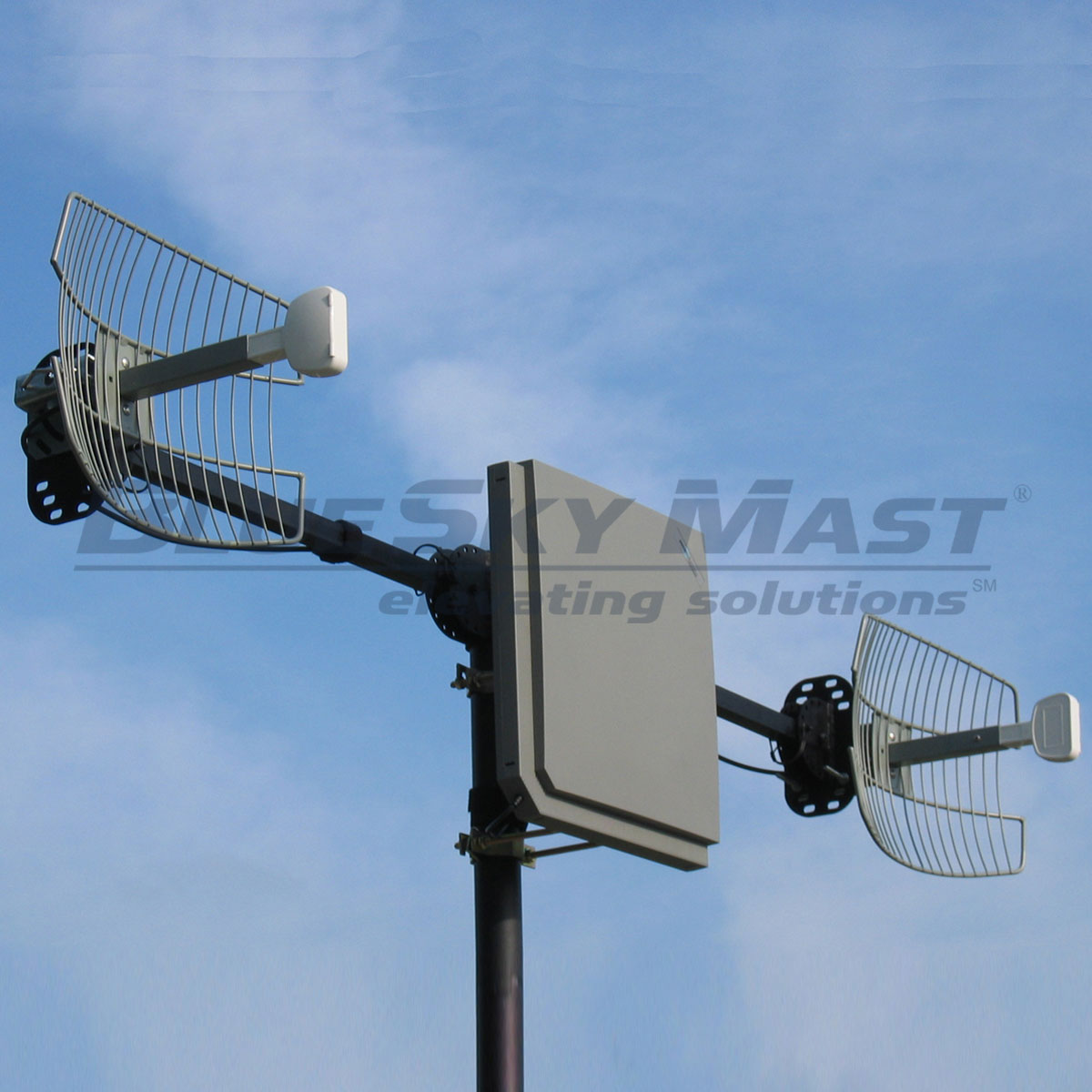 BlueSky Mast 200 Lift Series with tactical radio and wireless data payload, Tactical Communications