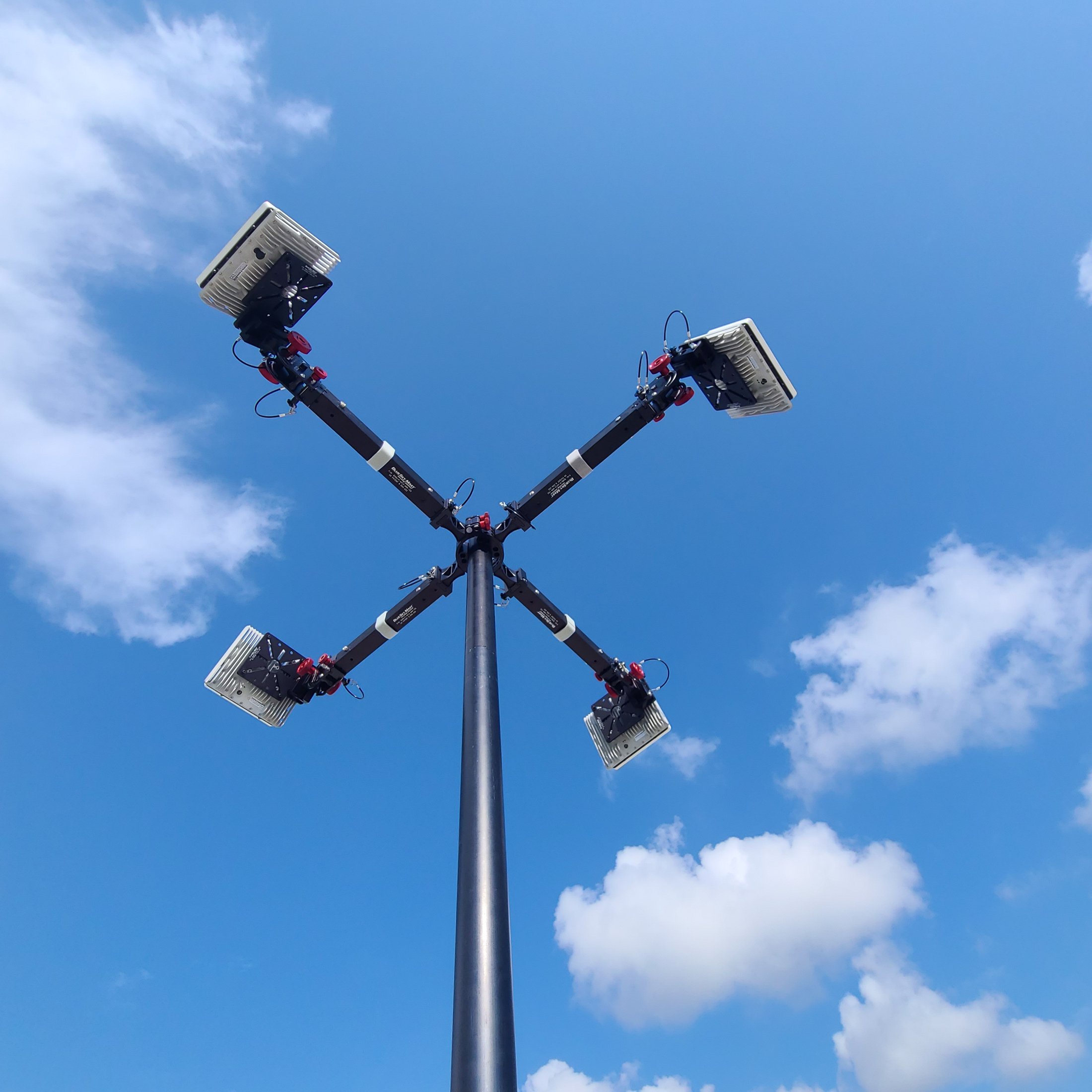 BlueSky Mast with four-radar sensing configuration on side-arm kits, ISR & Sensing