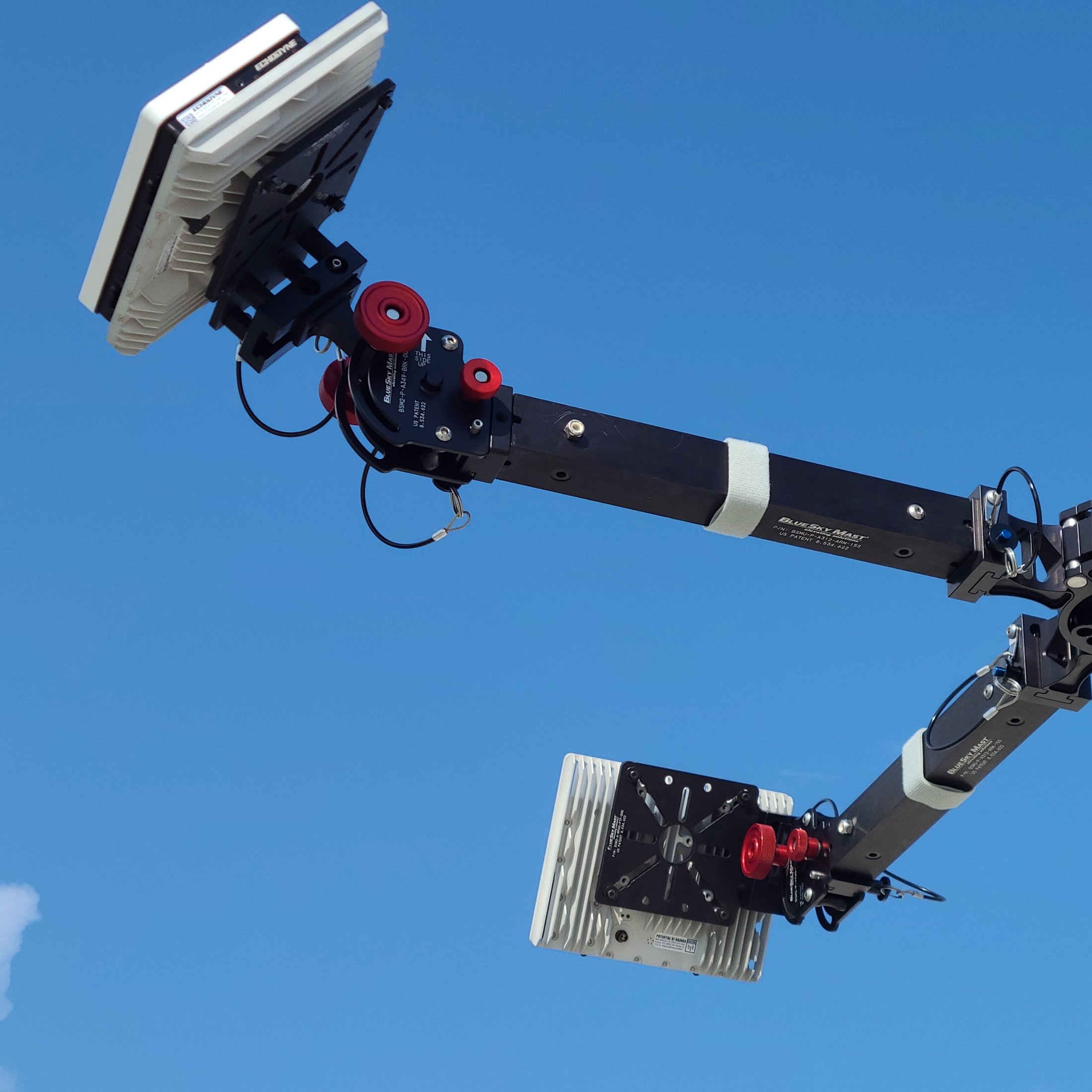 BlueSky Mast with four-radar sensing configuration on side-arm kits, ISR & Sensing