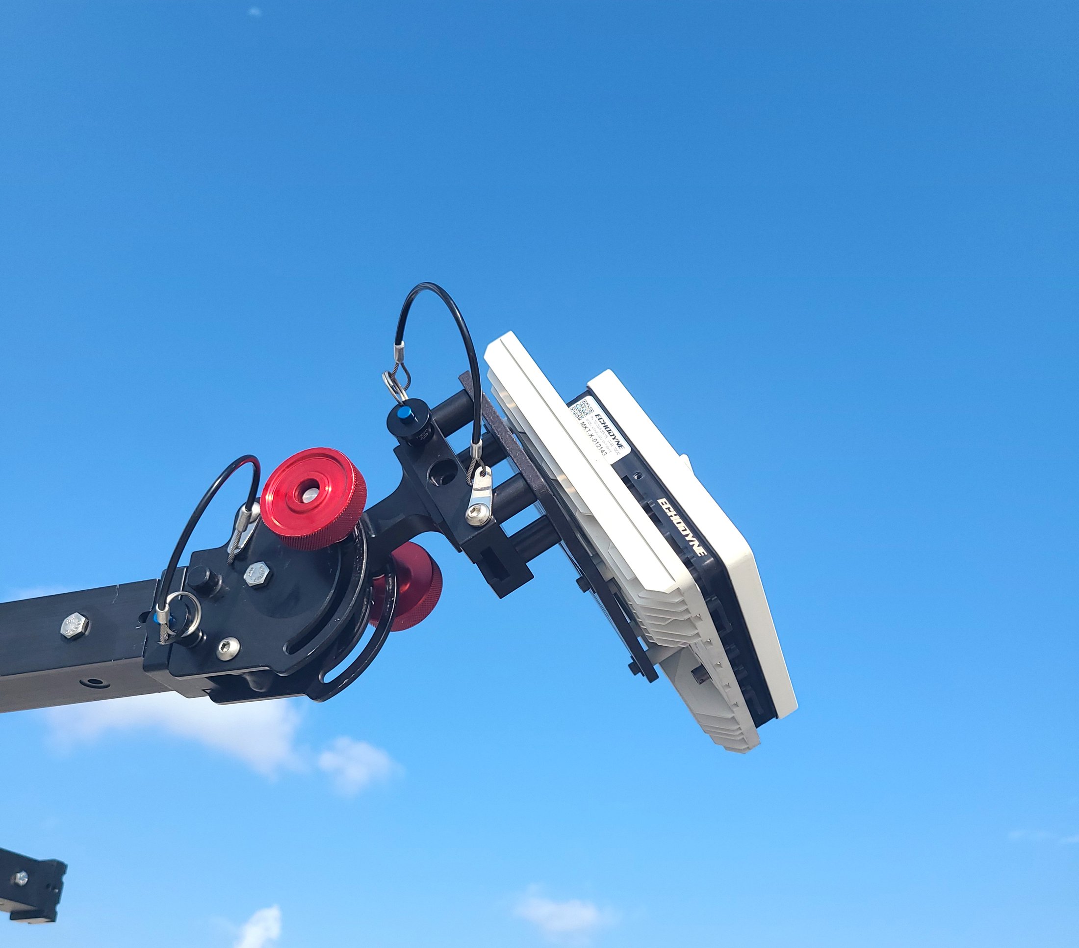 BlueSky Mast with four-radar sensing configuration on side-arm kits, ISR & Sensing