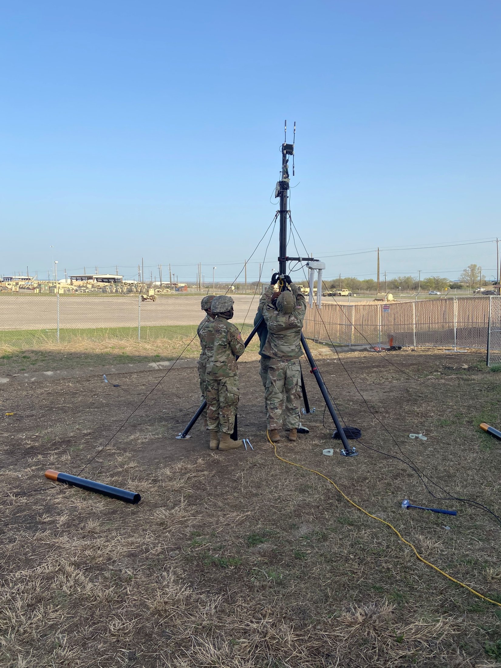 BlueSky Mast with tactical radio and wireless data payload, Tactical Communications