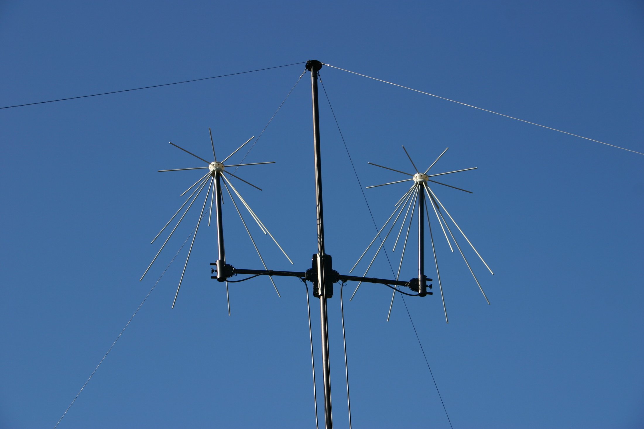 BlueSky Mast with tactical radio and wireless data payload, Tactical Communications