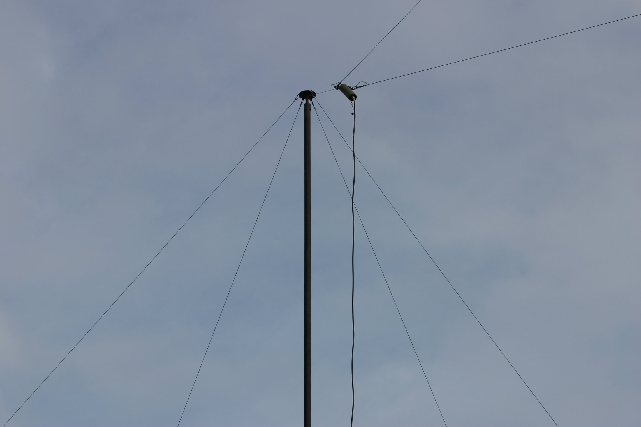 BlueSky Mast with tactical radio and wireless data payload, Tactical Communications