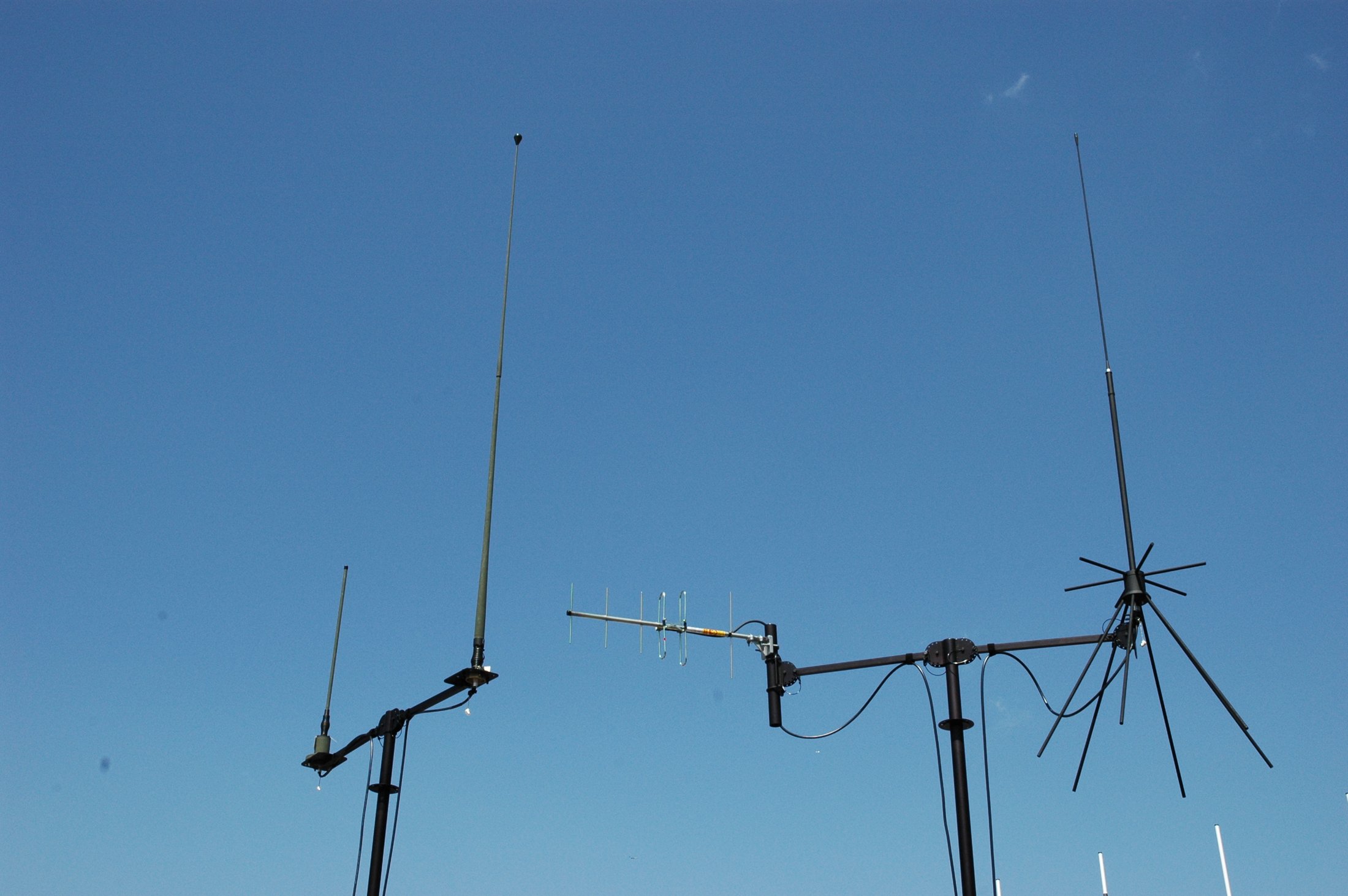 BlueSky Mast with tactical radio and wireless data payload, Tactical Communications