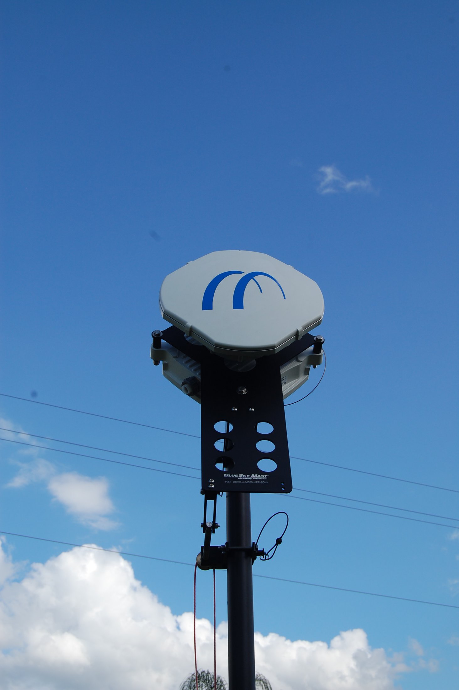 BlueSky Mast with tactical radio and wireless data payload, Tactical Communications