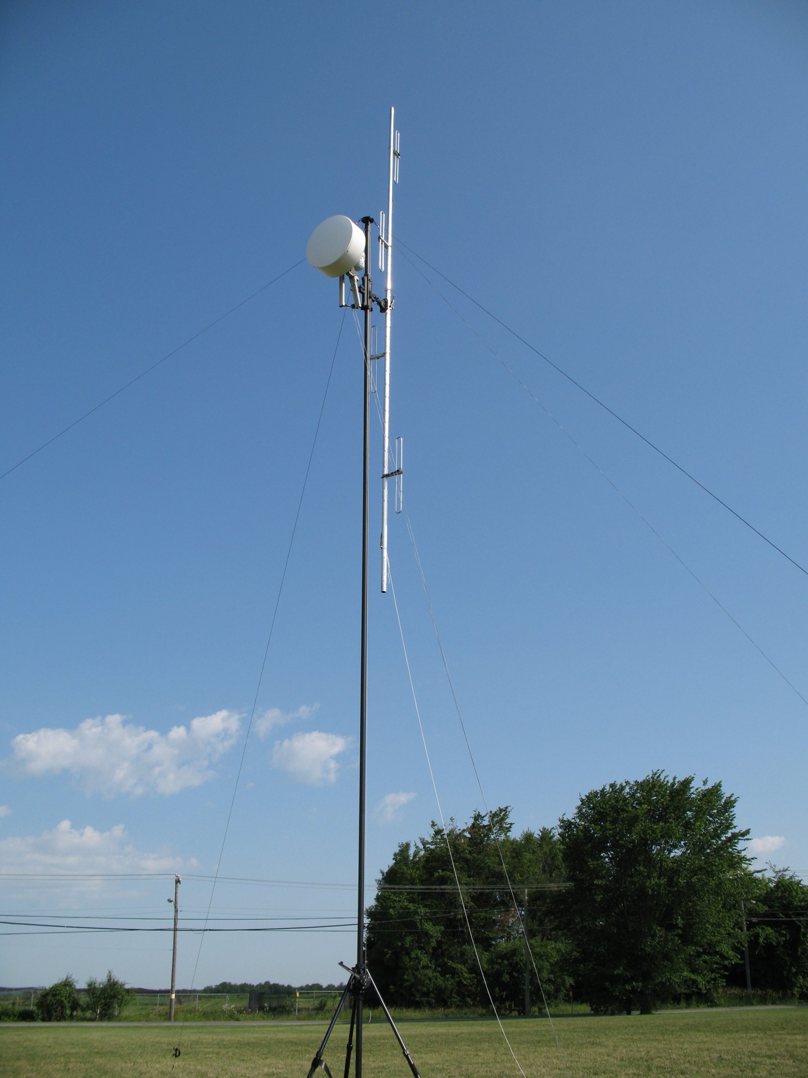 BlueSky Mast with tactical radio and wireless data payload, Tactical Communications
