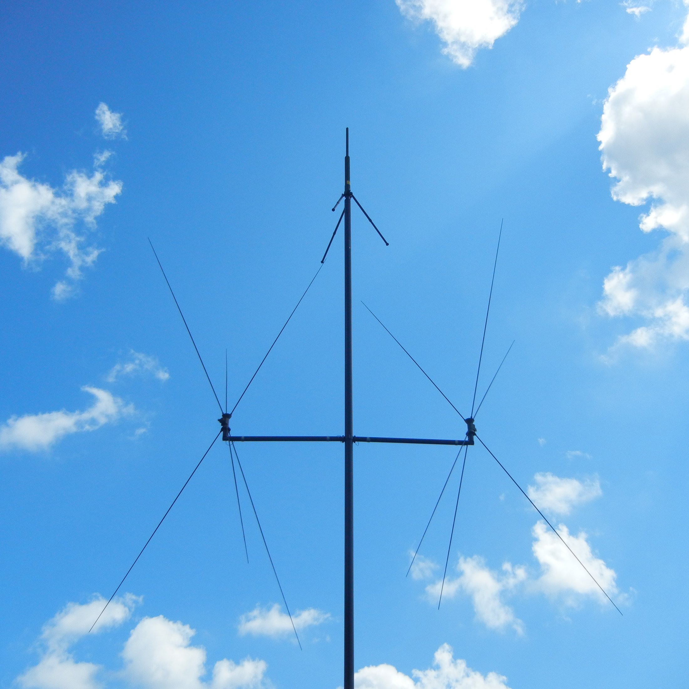 BlueSky Mast with tactical radio and wireless data payload, Tactical Communications