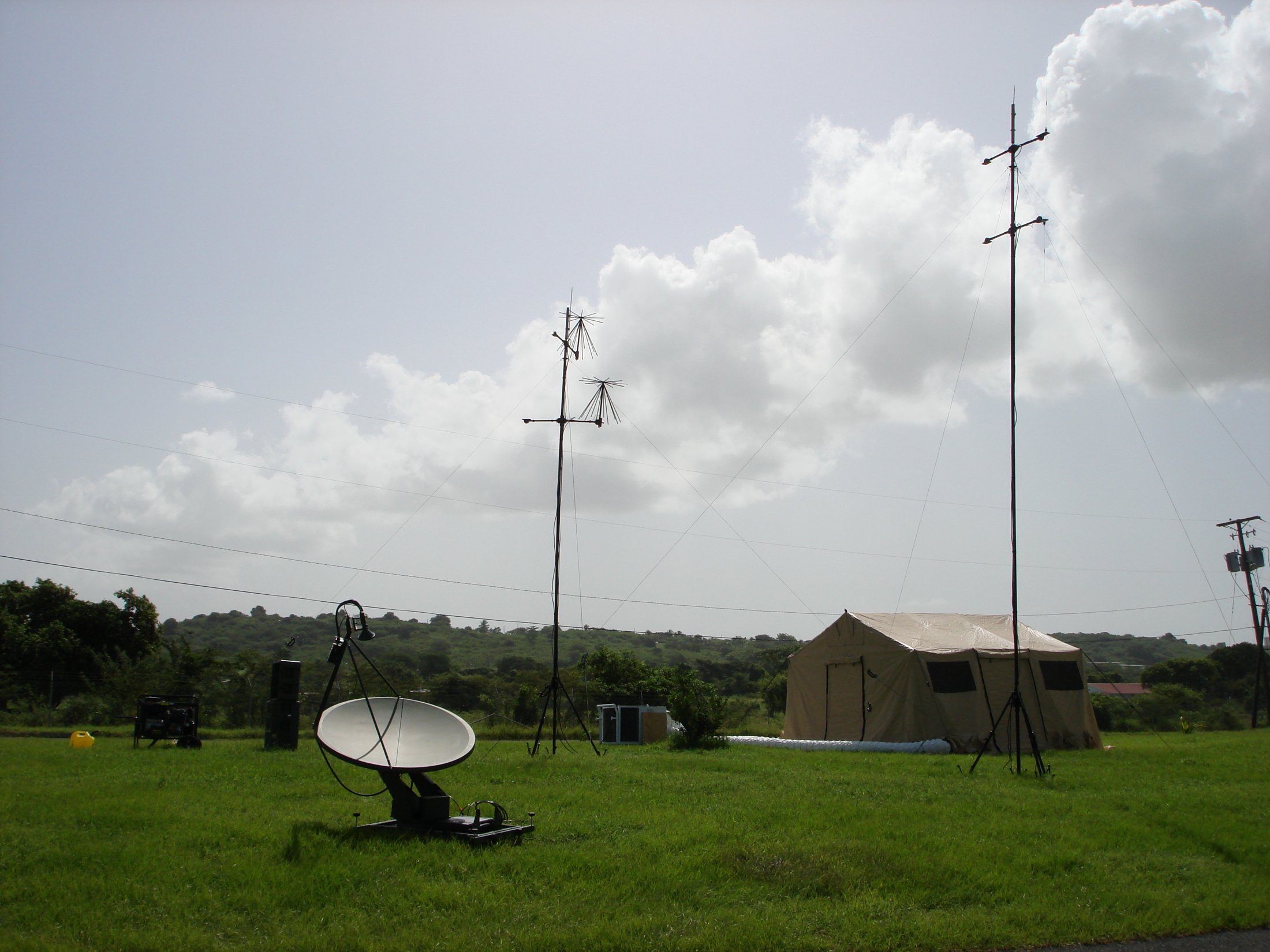 BlueSky Mast with tactical radio and wireless data payload, Tactical Communications