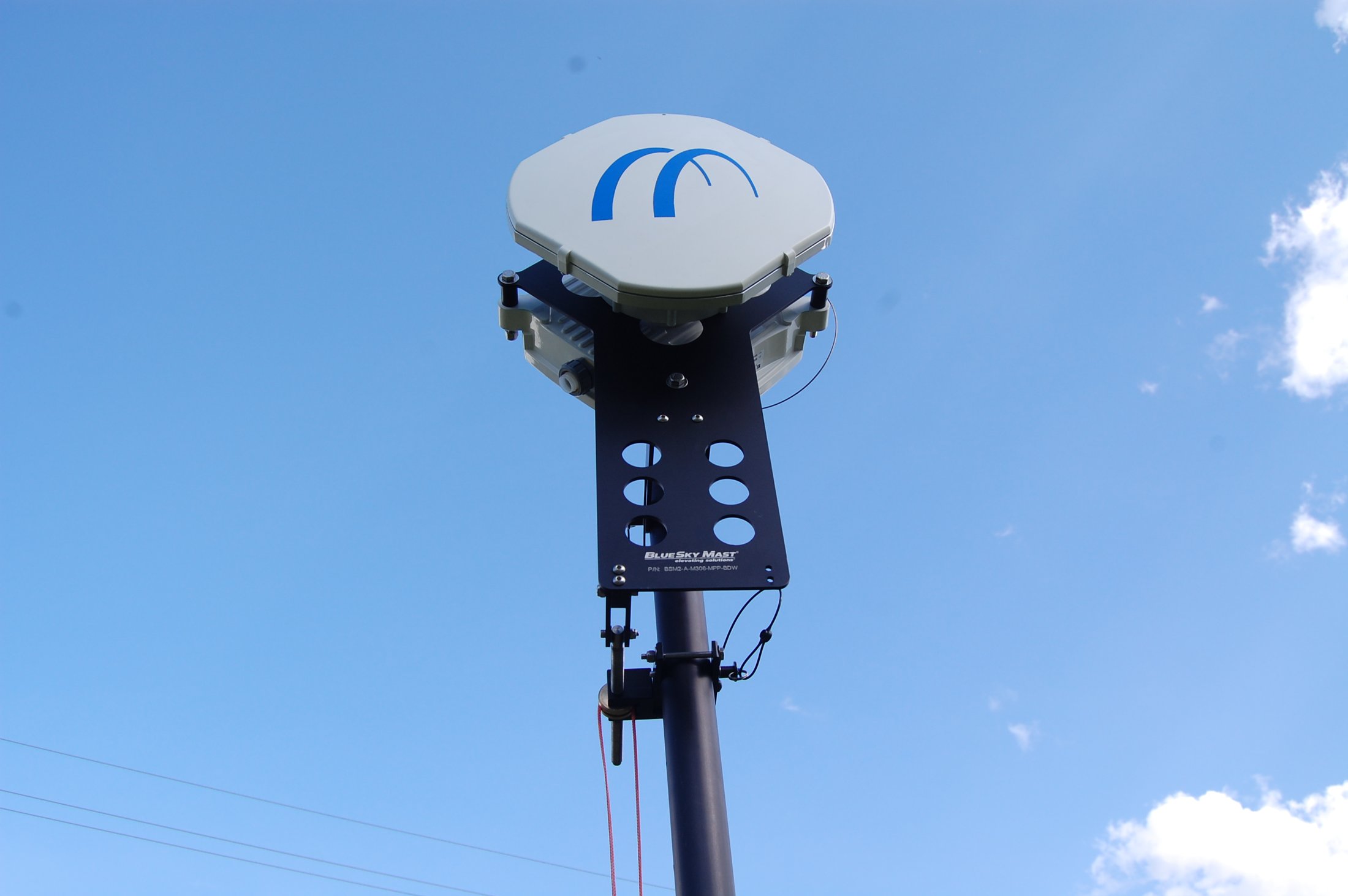 BlueSky Mast with tactical radio and wireless data payload, Tactical Communications
