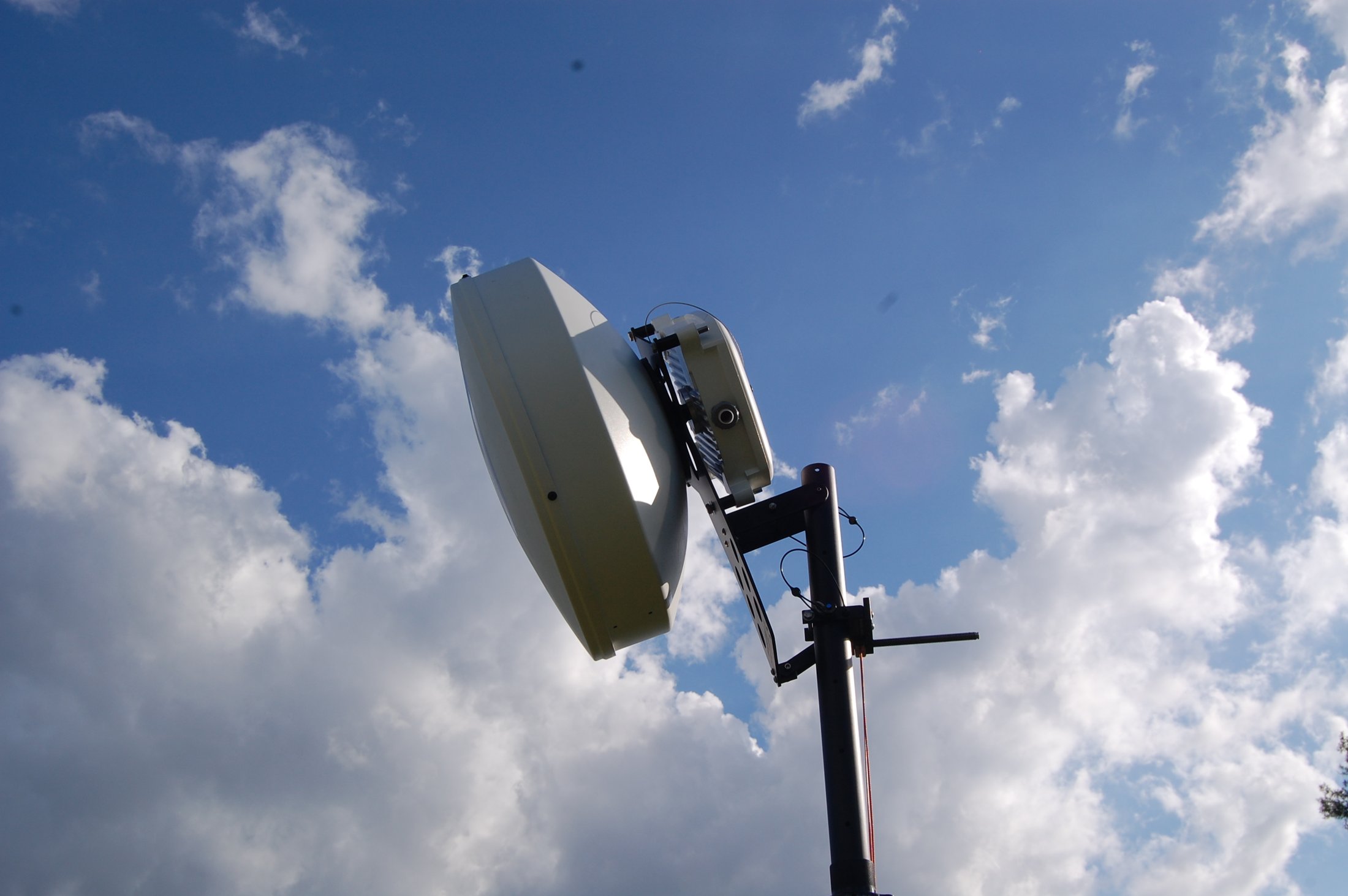 BlueSky Mast with tactical radio and wireless data payload, Tactical Communications