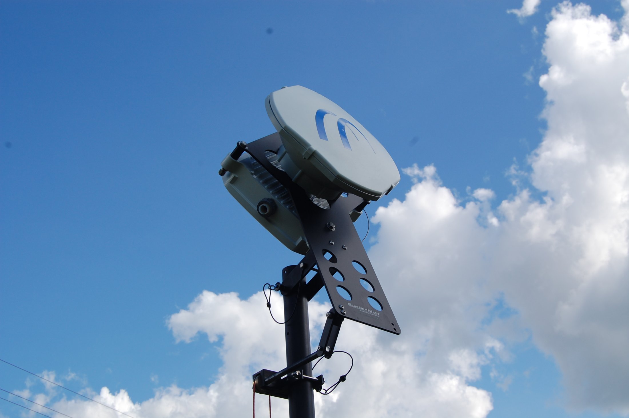 BlueSky Mast with tactical radio and wireless data payload, Tactical Communications