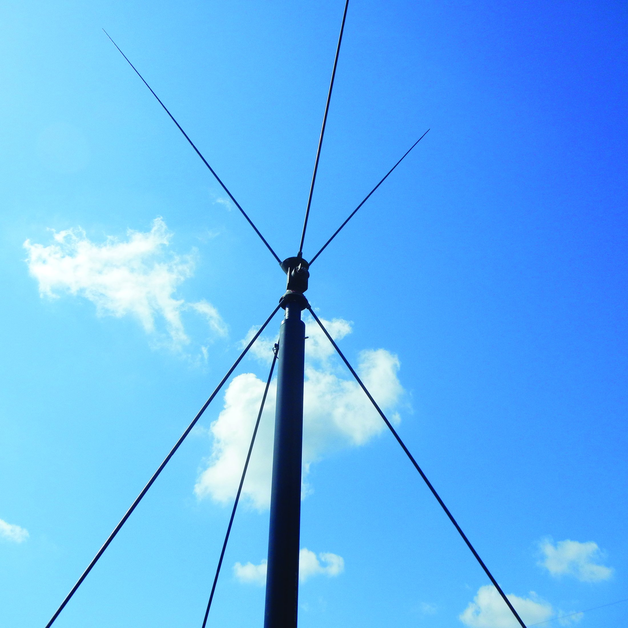 BlueSky Mast with tactical radio and wireless data payload, Tactical Communications