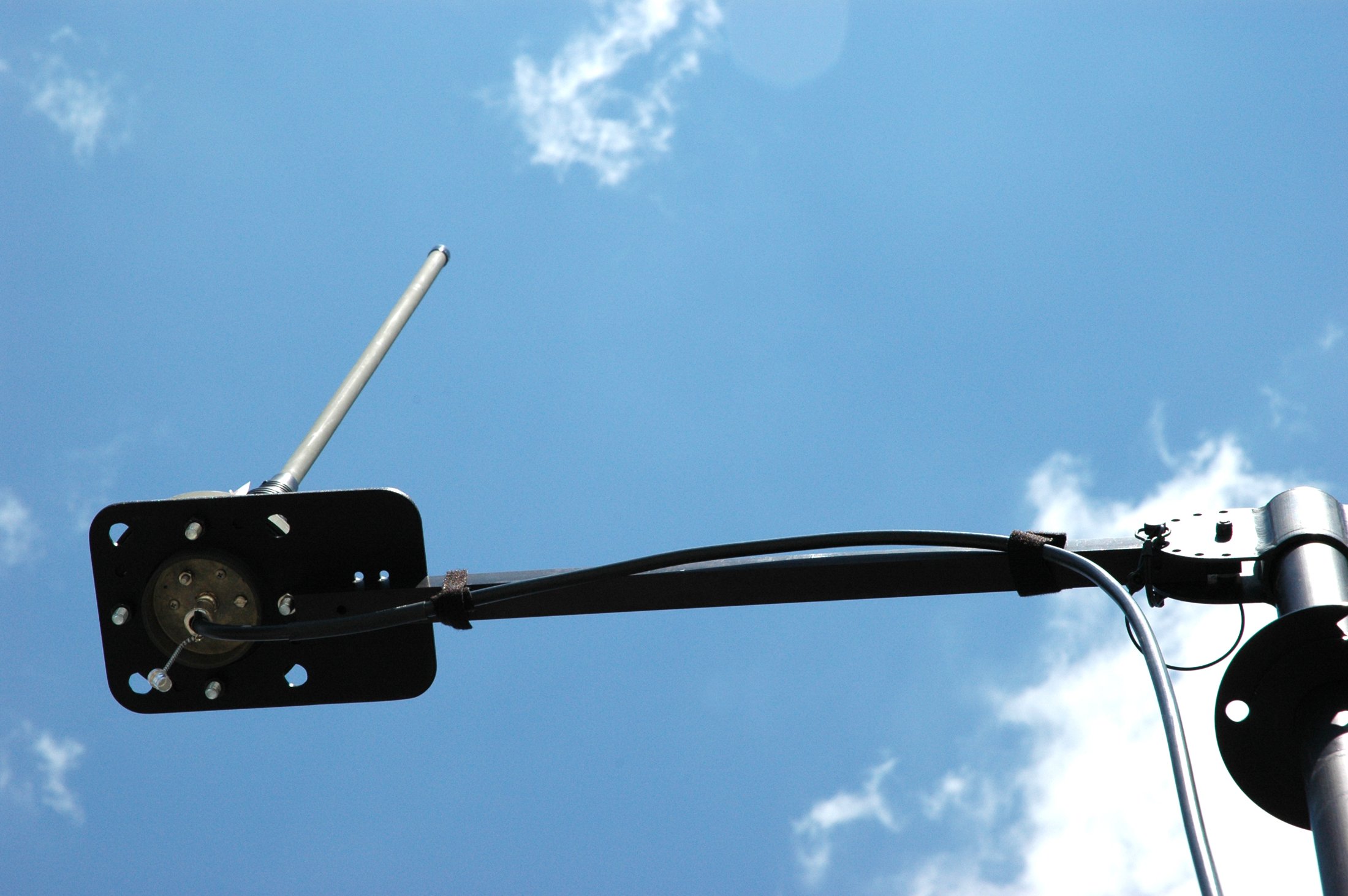 BlueSky Mast with tactical radio and wireless data payload, Tactical Communications