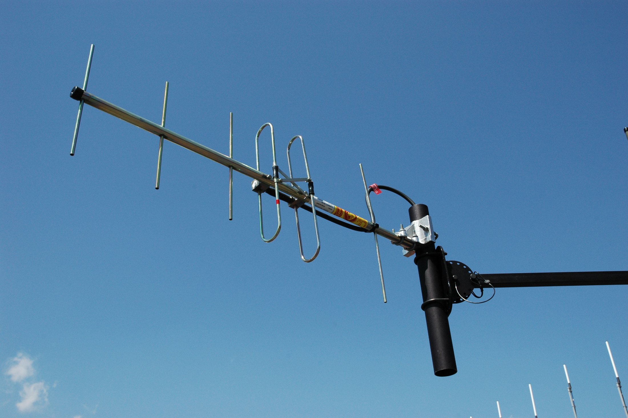 BlueSky Mast with tactical radio and wireless data payload, Tactical Communications