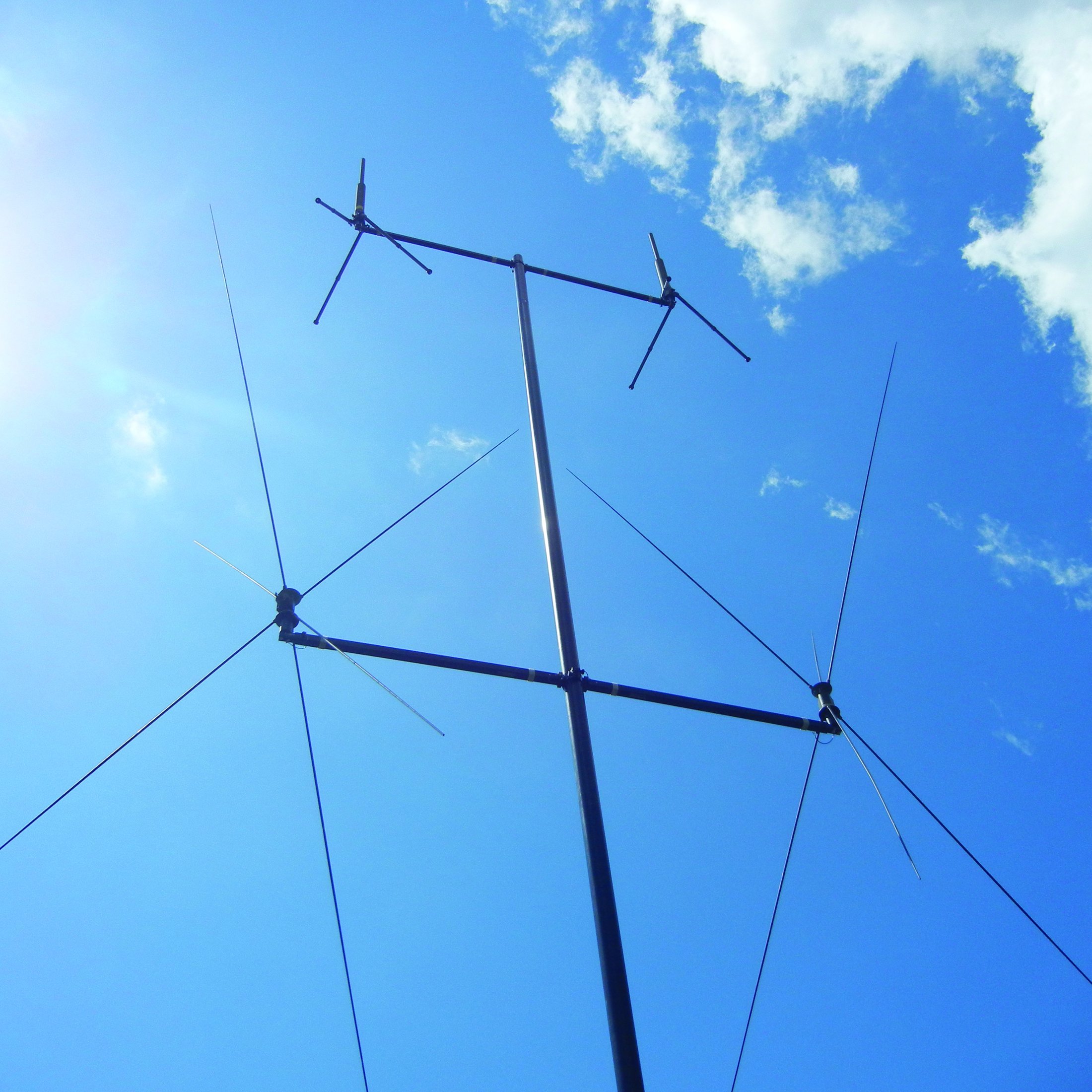 BlueSky Mast with tactical radio and wireless data payload, Tactical Communications