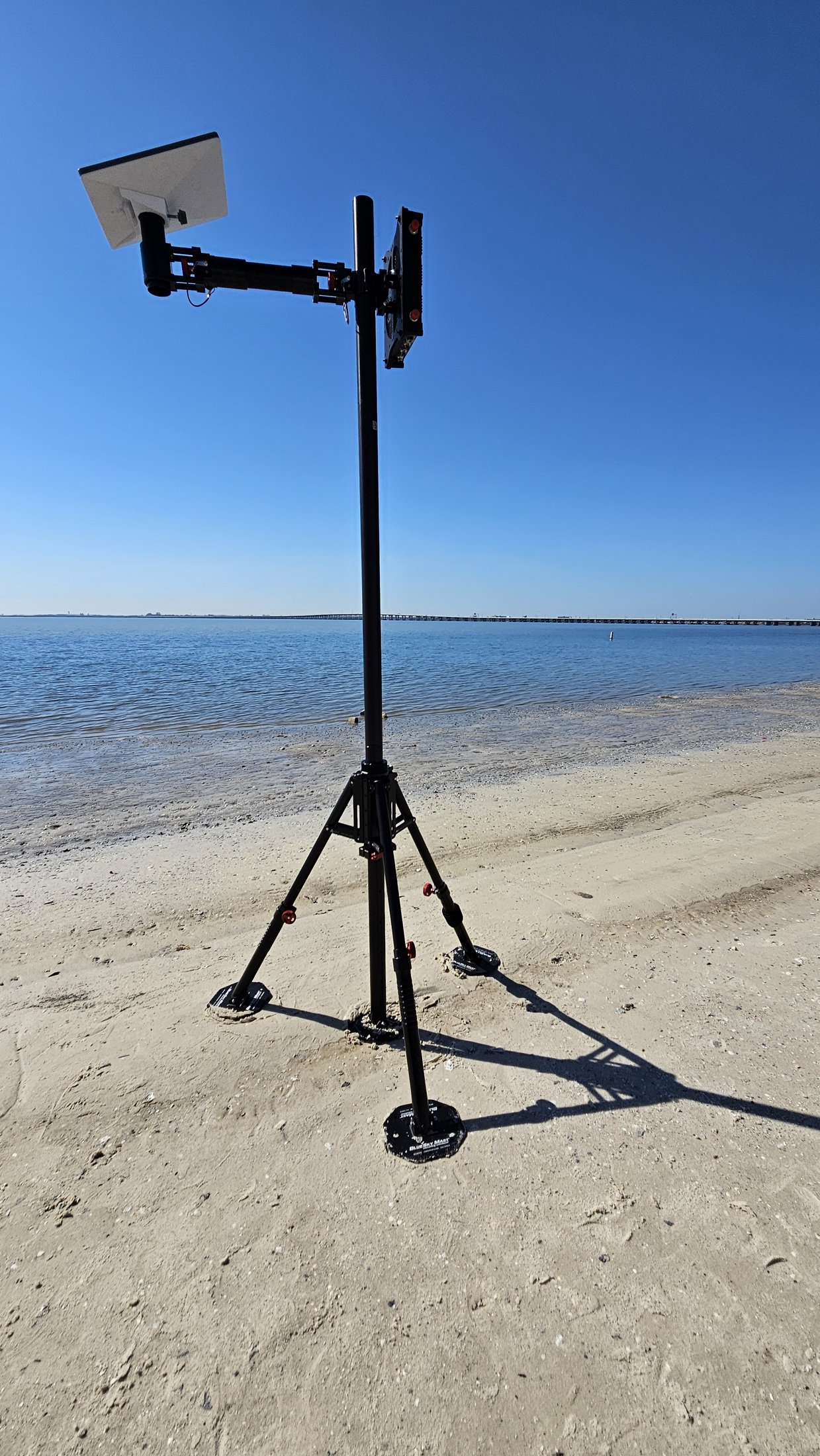 BlueSky Mast with tactical radio and wireless data payload, Tactical Communications