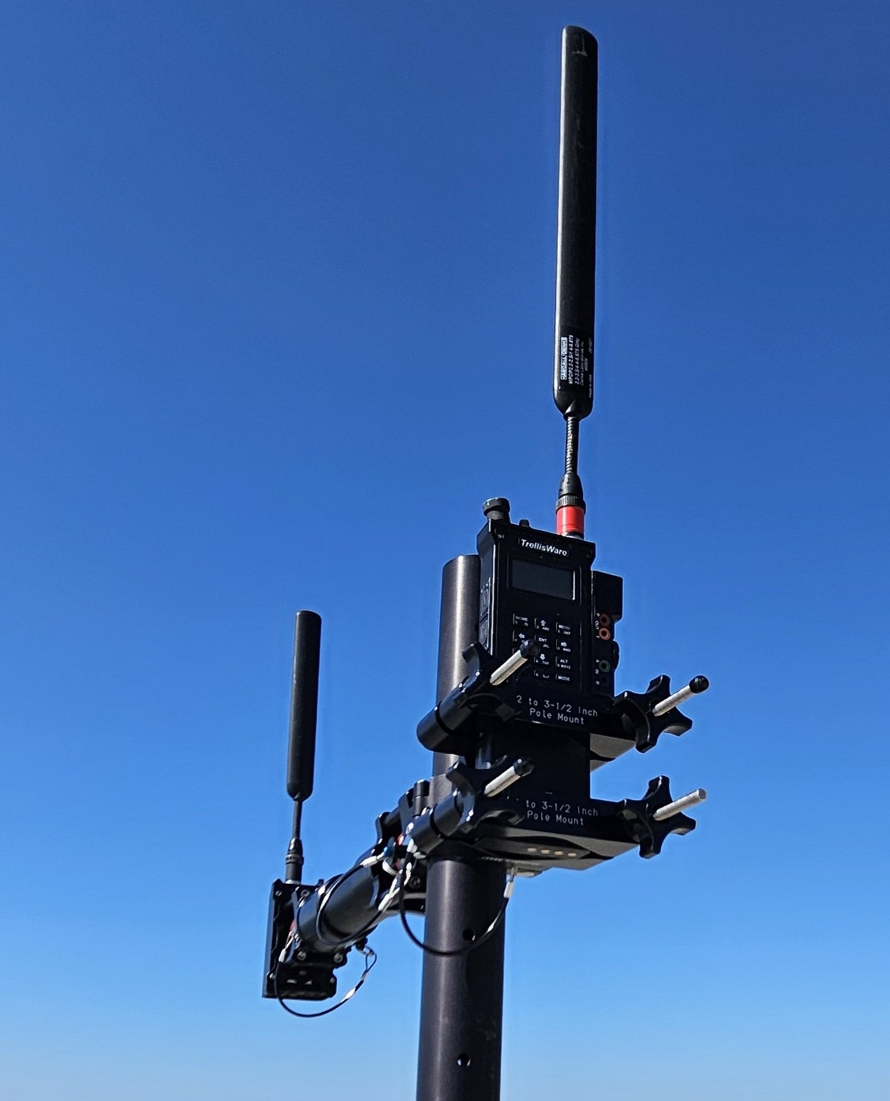 BlueSky Mast with tactical radio and wireless data payload, Tactical Communications