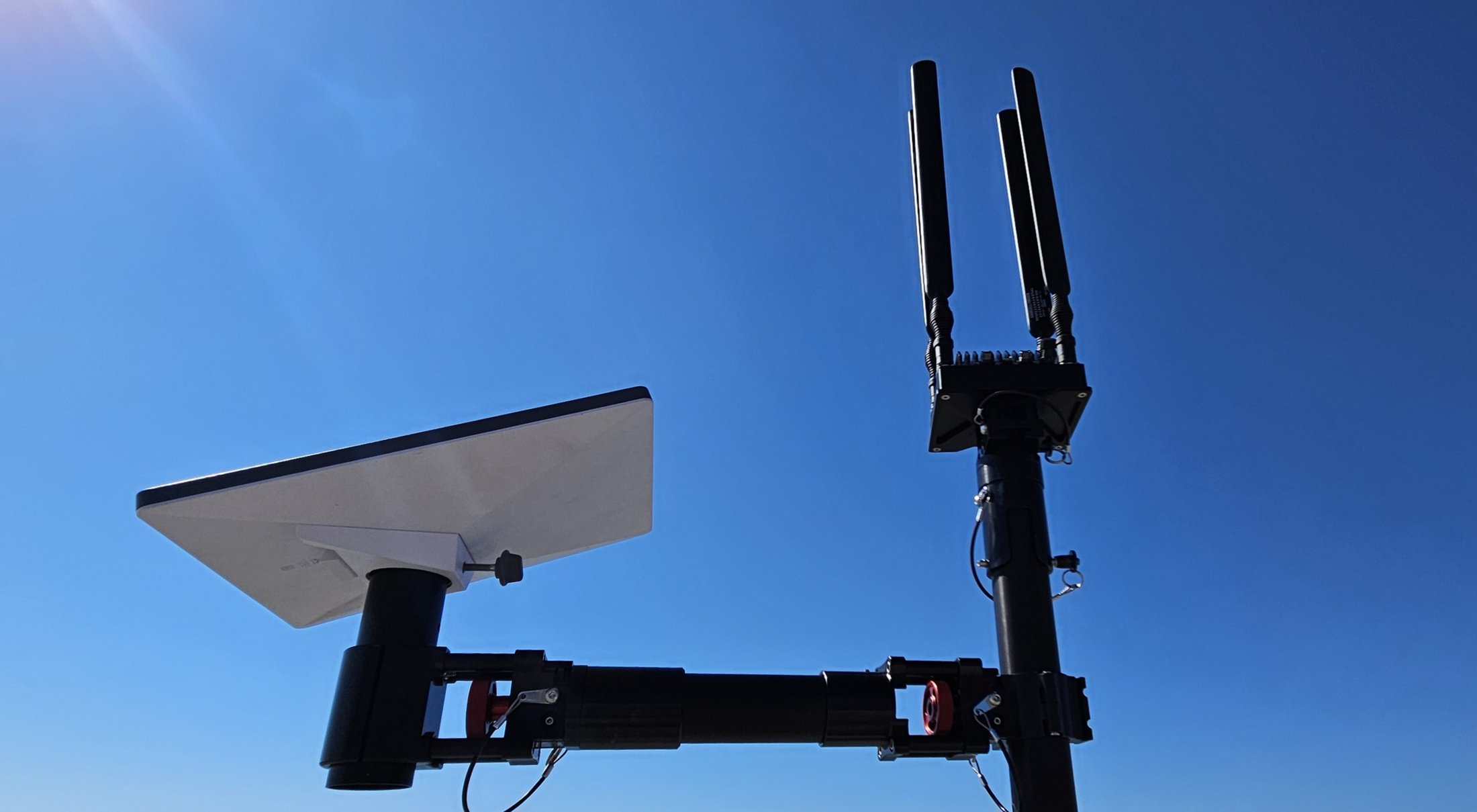 BlueSky Mast with tactical radio and wireless data payload, Tactical Communications