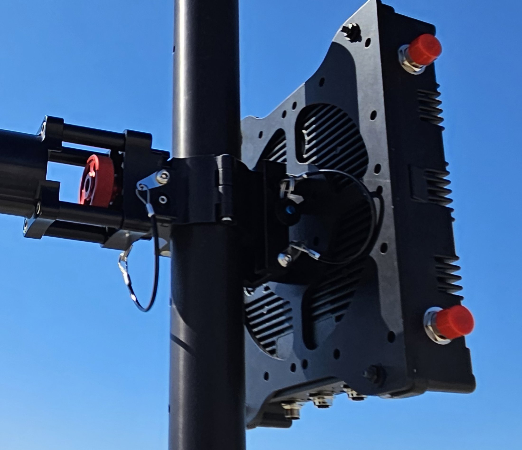 BlueSky Mast with tactical radio and wireless data payload, Tactical Communications
