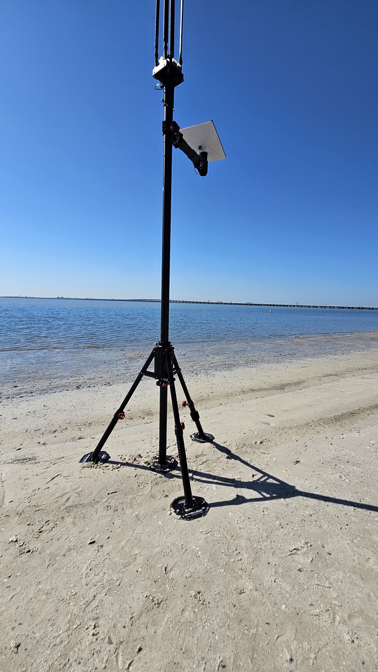 BlueSky Mast with tactical radio and wireless data payload, Tactical Communications
