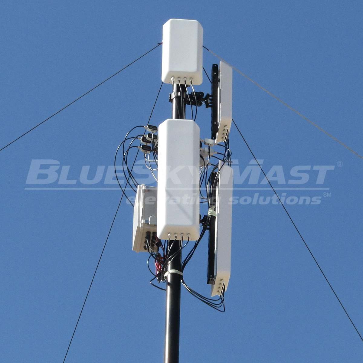 BlueSky Mast with tactical radio and wireless data payload, Tactical Communications