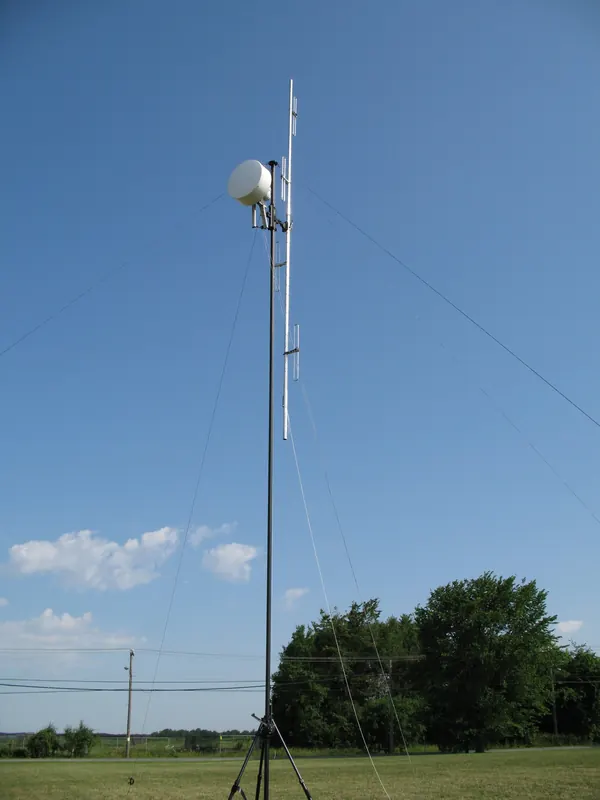 BlueSky Mast with tactical radio and wireless data payload, Tactical Communications