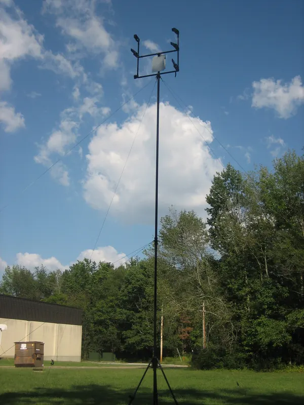 BlueSky Mast with multi-antenna RF collection array at full height, EW and SIGINT