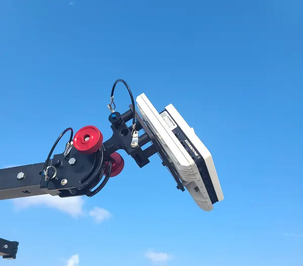 BlueSky Mast with four-radar sensing configuration on side-arm kits, ISR & Sensing