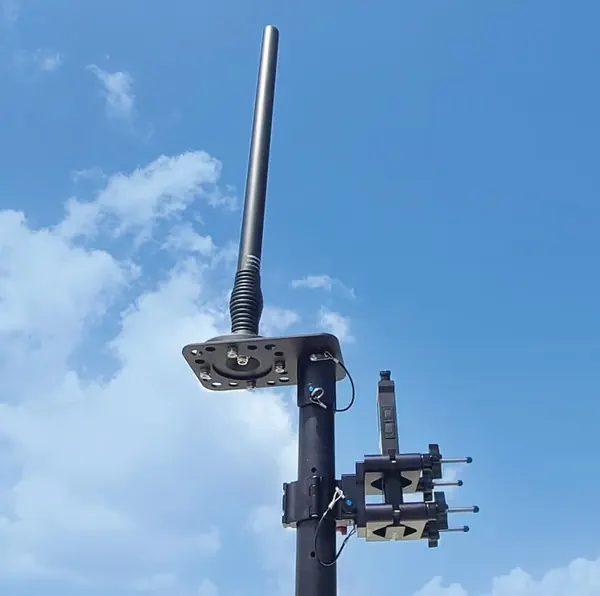 BlueSky Mast 200 Standard Series - AL1 with TrellisWare tactical radio, configuration diagram, tactical communications application
