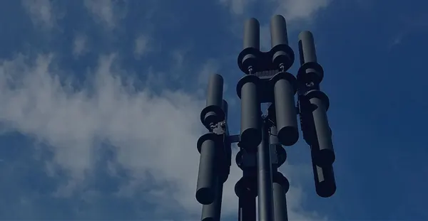 BlueSky Mast 350 Lift Series with Silvus Technologies StreamCaster MANET radio kit, product image, tactical communications application