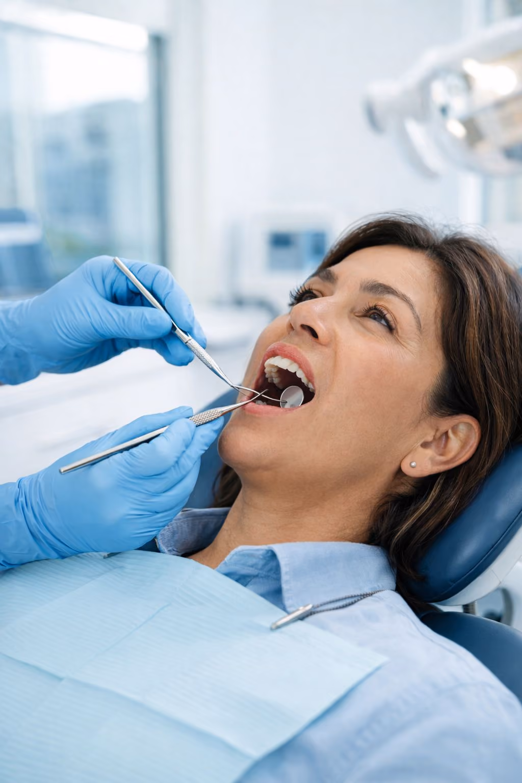 Evaluación periodontal en paciente femenina mexicoamericana en clínica dental de Tijuana