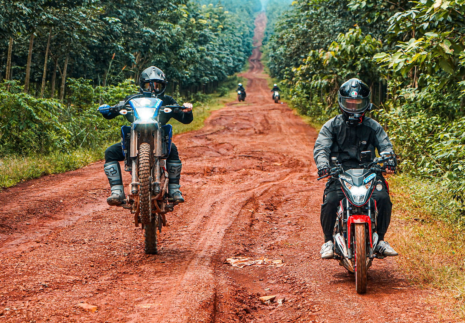 Cardo Rally 2025, biker Việt Nam, Panorama Glamping Hồ Trị An, glamping Đồng Nai, glamping gần Sài Gòn, retreat doanh nghiệp, cung đường đất đỏ, du lịch phượt miền Nam, off-road Việt Nam, glamping view hồ.