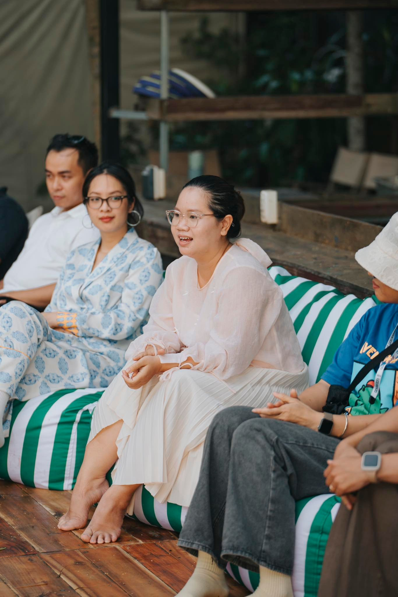 Khoảnh khắc bình yên bên nhau – nơi yêu thương được lắng lại giữa thiên nhiên Panorama.