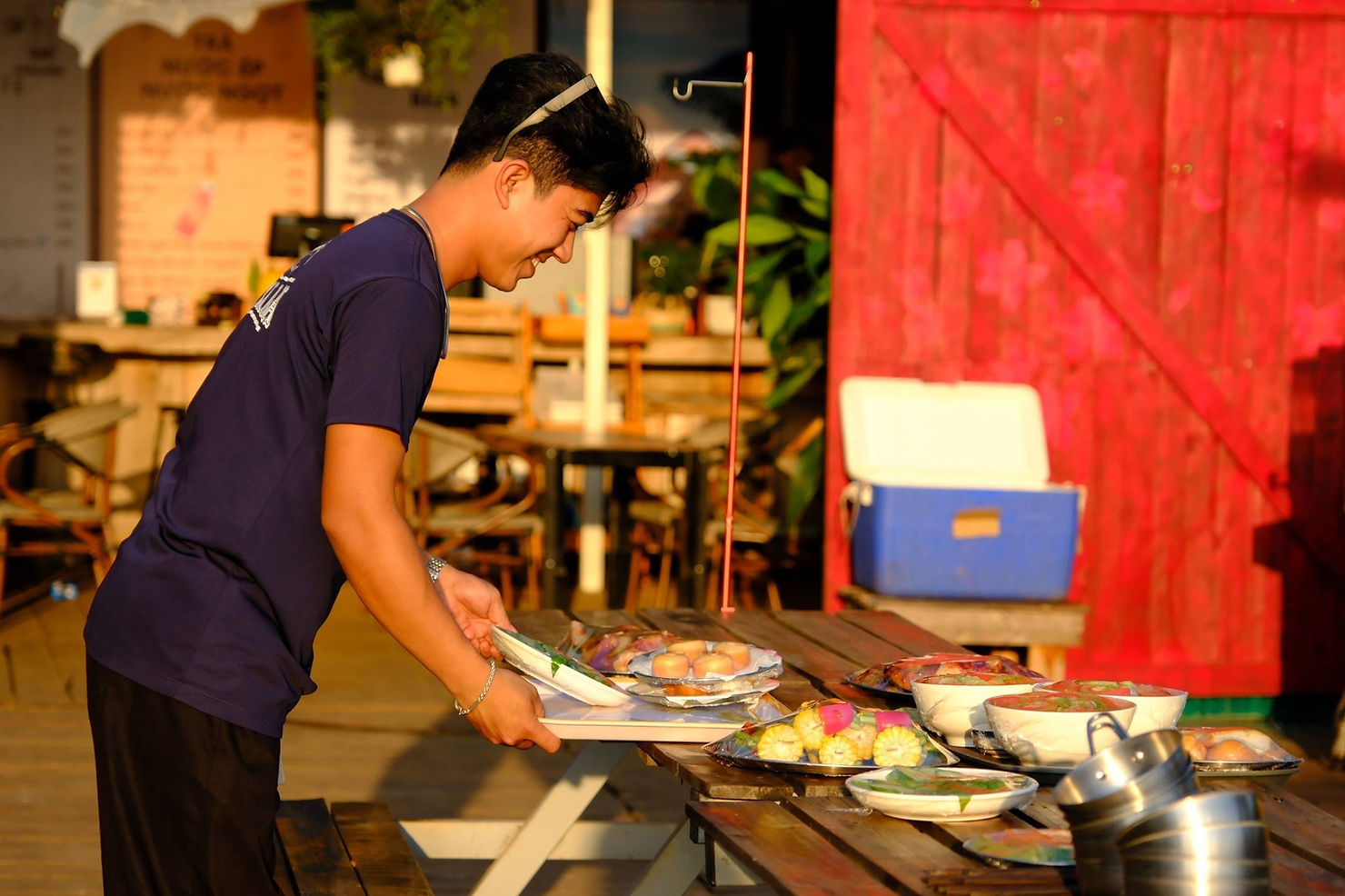 Nhân viên tại Panorama Glamping – những người lan tỏa năng lượng tích cực mỗi ngày.